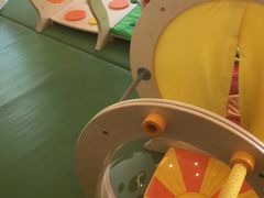 -乐融婴幼儿成长中心(四季青校区)