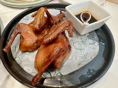脆皮红烧乳鸽-翠园(北京王府中环店)