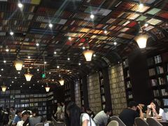 -钟书阁(松江泰晤士小镇店)