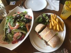 牛油果鲜虾沙拉-UPPER KITCHEN(延安路店)