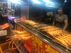 -六合夜市