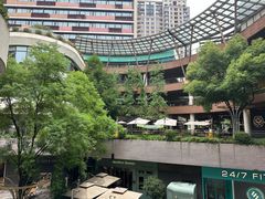 -瑞虹新天地月亮湾