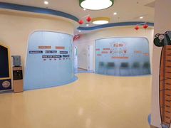 -龅牙兔儿童情商乐园(裕华旗舰店)