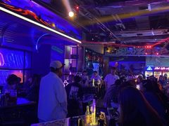 -UP嘻哈酒吧(粉巢店)