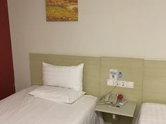 -艾豪森酒店(西安北大街地铁站店)