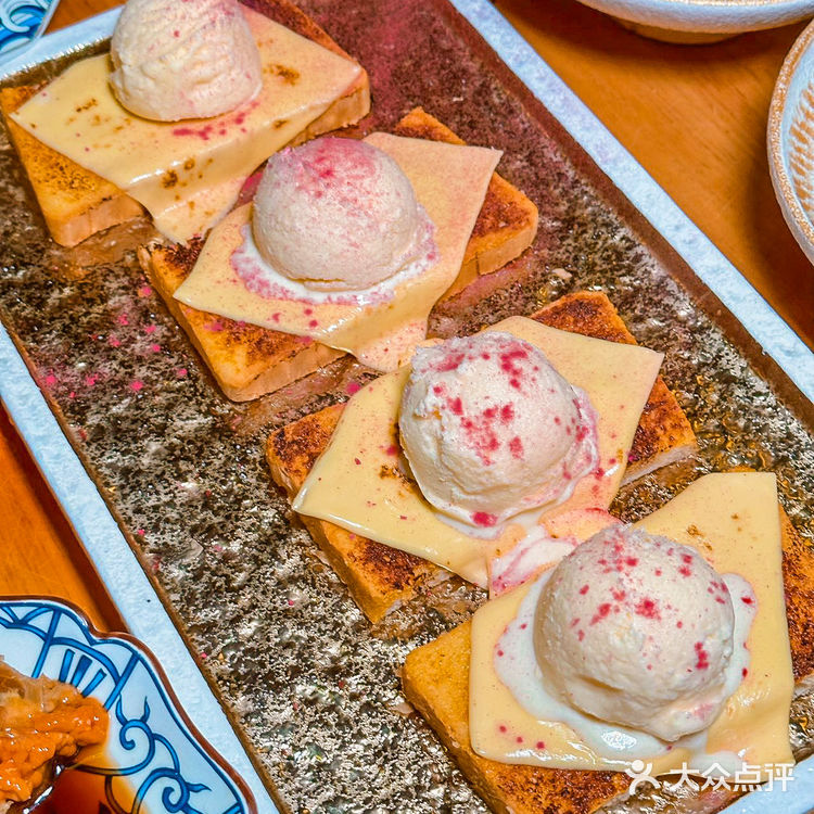 又来哼蟹二将啦‼️吃烤肉品酱蟹一次吃过瘾