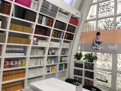 -钟书阁(松江泰晤士小镇店)