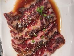 -山川小町·极番烧肉(新地假日广场店)