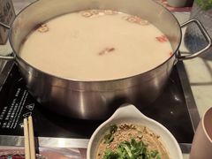 -尚尚仙·酸汤猪手·猪肚鸡火锅(华联万柳购物中心店)