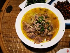 酸汤肥牛-渝信川菜 · 川味家常菜(长安店)