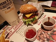 -The Habit Burger Grill 哈比特汉堡(复兴soho店)