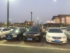 -融创茂-停车场