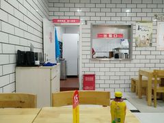 大堂-百年尹氏汤包(环球美食荟店)