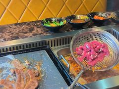 -牛里牛气· 榴莲海鲜鲜牛肉自助火锅·烤肉(横岗店)