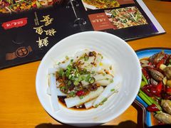 酸辣凉粉-二钳洞庭虾蟹·江湖菜(成都鹭岛店)