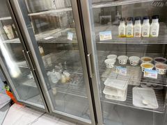 面包甜点陈列柜-白色日记·手作酸奶(麦凯乐店)