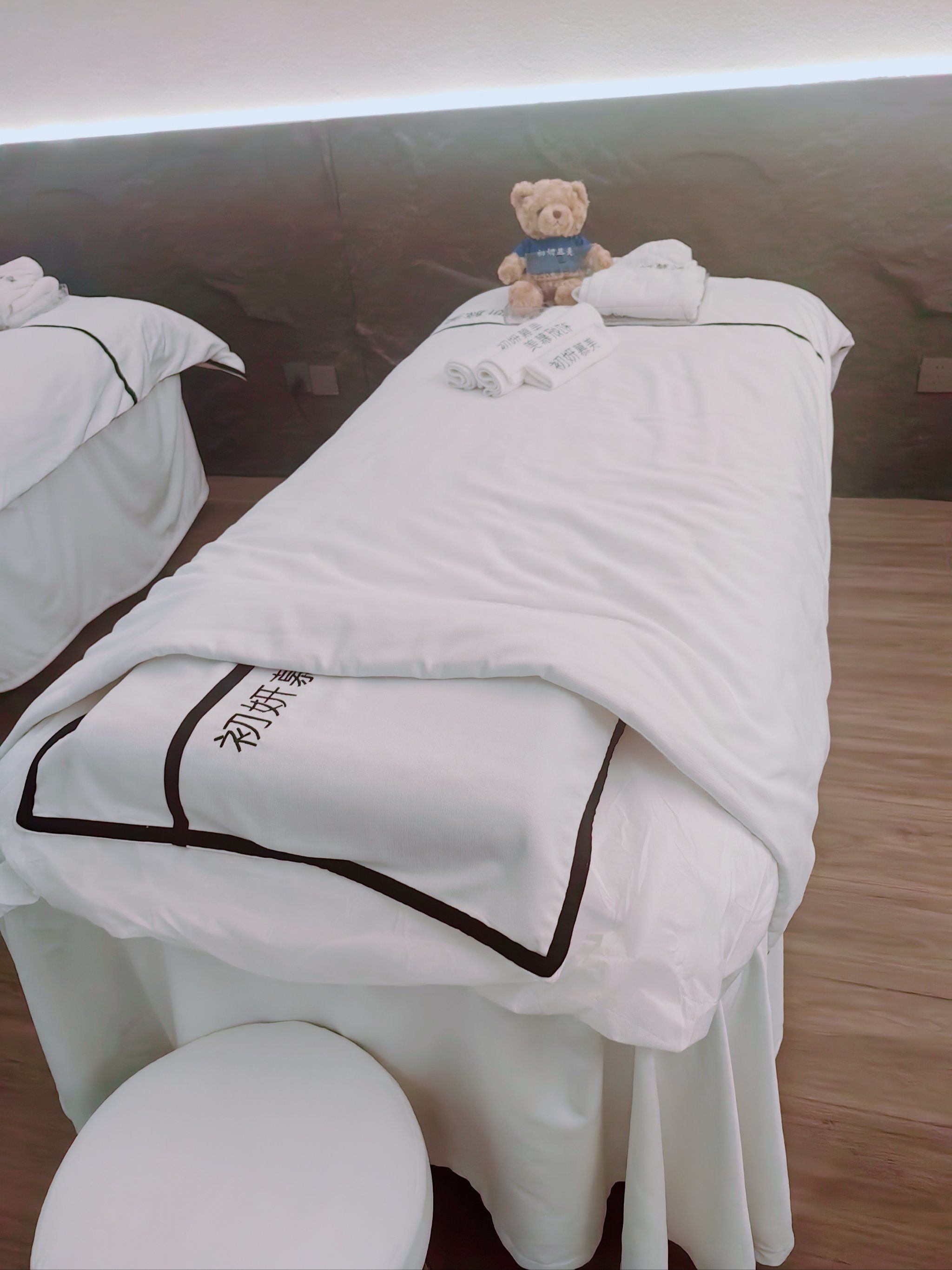 然而,惊喜并未就此止步,当我躺在美容床上