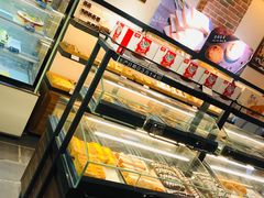 面包甜点陈列柜-皇冠幸福里动物奶油生日蛋糕(中山大道二中店)