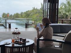-亚龙湾喜来登·美景台大堂吧
