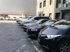 -北京科技会展中心-收费停车场