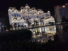 -凤凰路何眼镜香辣蟹(花果园店)