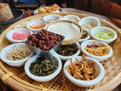 -包整·丝娃娃(一览甲秀楼风景店)