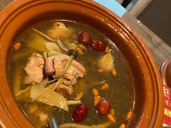 -有红鸡毛店·川菜(建设路店)