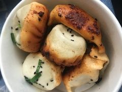 -香山胡记吴江路生煎(灵山路店)