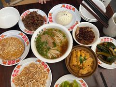 老茶馆蒸肉饼粉-東茅街茶馆