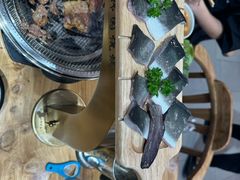 -青瓦餐厅·生鱼片·韩园烤肉(西塔店)