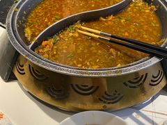 -阿瓦山寨·湘菜现炒·剁椒鱼头王(咸阳总店)