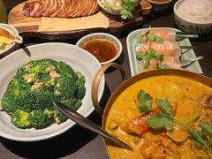 -大头虾越式风味餐厅(光明广场店)