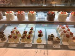 -花花卷卷·鲜食蛋糕(静安久光百货店)