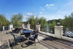 -卓玥国际月子会所(罗山路店)