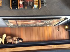 星巴克&nbsp;全黑围裙店(太古里店)-星巴克(成都太古里二店)