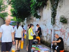 -红土地(地铁站)