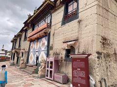 -比如骷髅墙景区