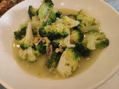 烩西兰花-侬佳蒸菜馆(听潮店)