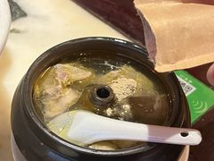 汽锅鸡-蔼若春.传承三十年云南菜(金碧公园店)