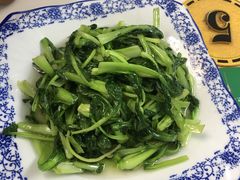 清炒小青菜-七的湖·晚芳亭·阳澄湖农家菜·大闸蟹(莲花岛店)