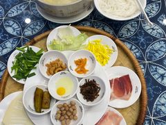 -桥香园过桥米线(国贸店)
