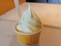 金菠萝双旋雪芭-麦当劳(东急新天地店)