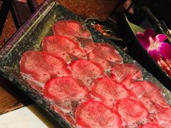 臻选嫩牛舌-哥老官重庆美蛙鱼头(松江地中海十八哥店)