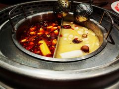 成双锅（清汤+激情）-快乐小羊火锅(河西王府井店)