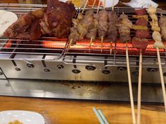 -哈尔滨小酒馆·鲜肉现穿自助烧烤(康新花园店)