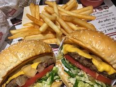 -The Habit Burger Grill 哈比特汉堡(爱琴海店)