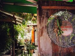-Cuc Gach Quan Restaurant
