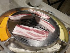 -哈哈碳都·牛肋条无限自助烤肉(台江万达店)