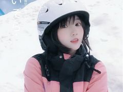 -冰纷万象滑冰场(南山万象天地店)