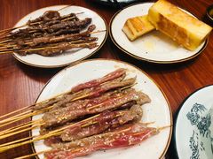 -何妹湿辣牛肉·粤式烧烤砂煲(桂雅路店)